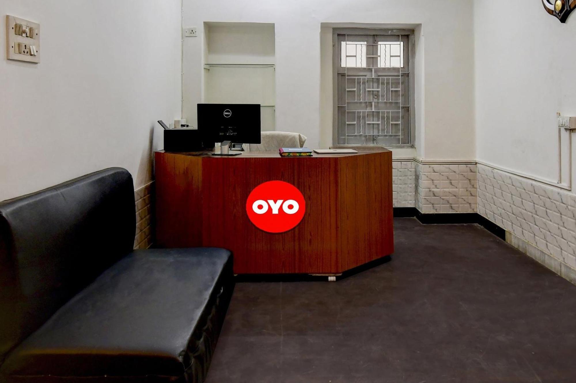 Super Oyo O Fantasy Vibe Hotel